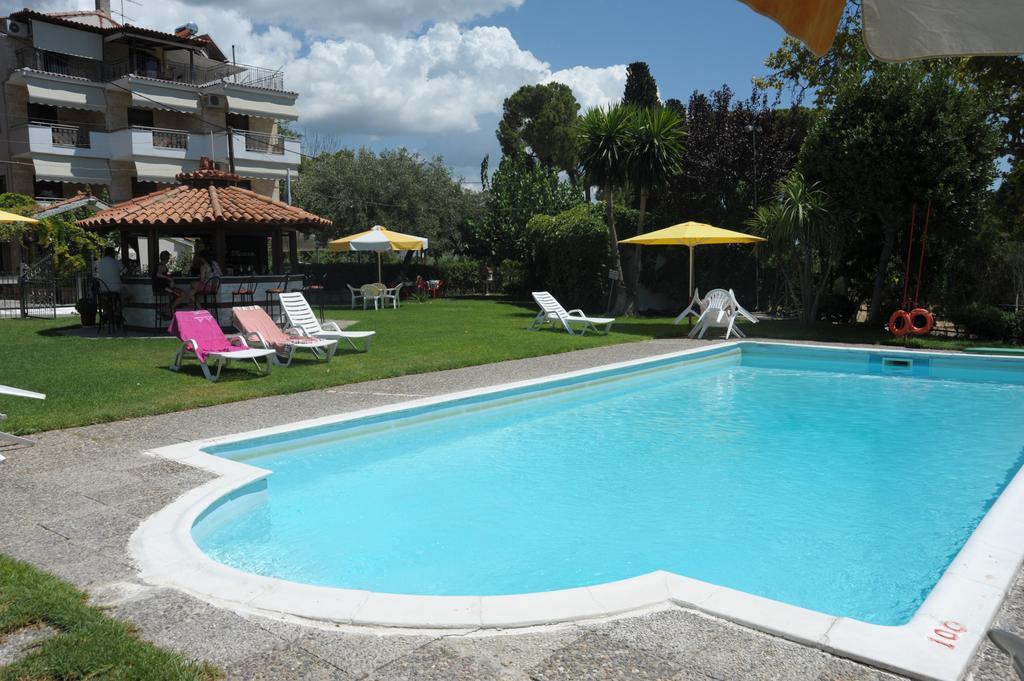 Iliahtida Apartments Rovies Bagian luar foto