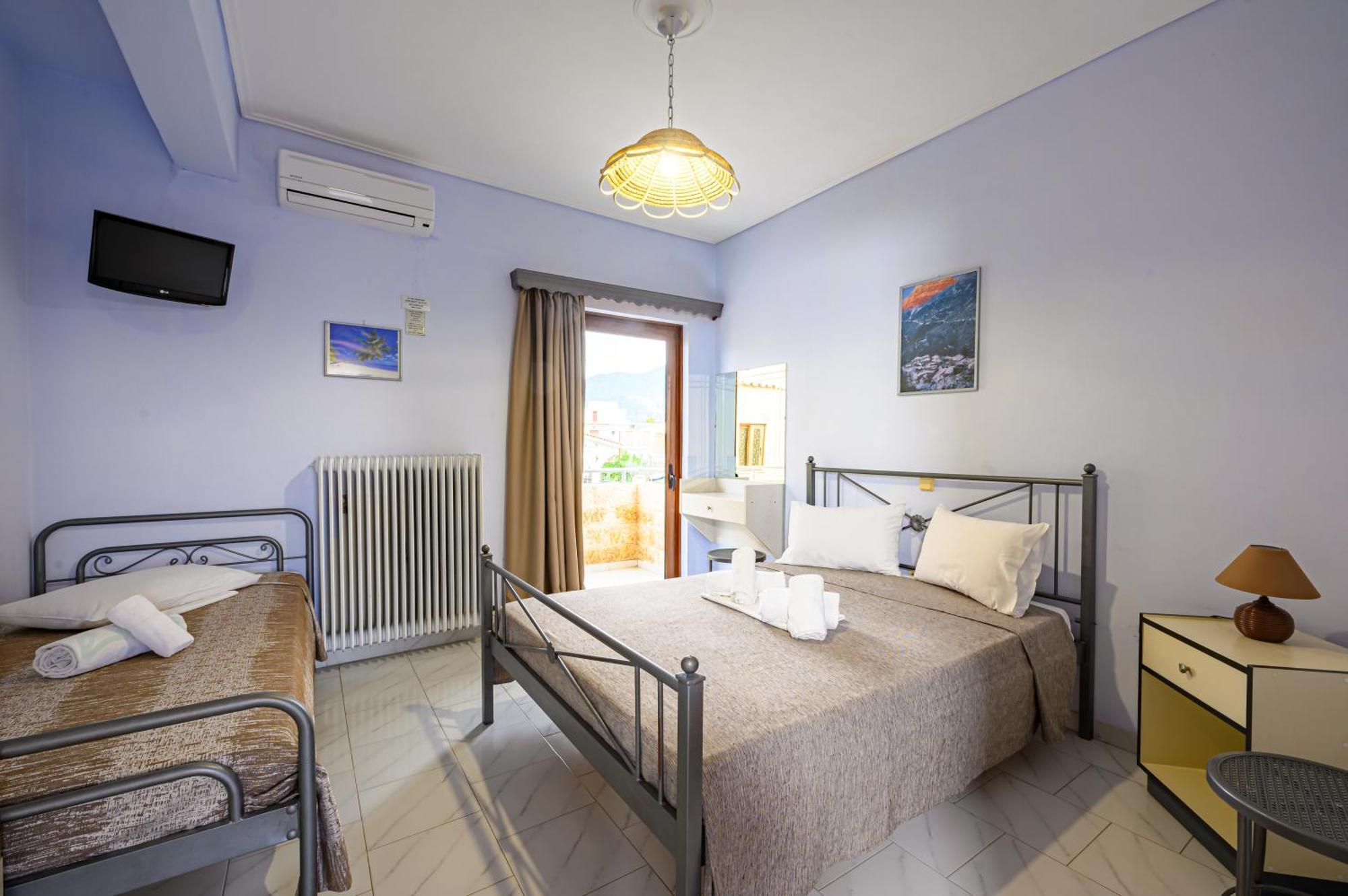 Iliahtida Apartments Rovies Bagian luar foto