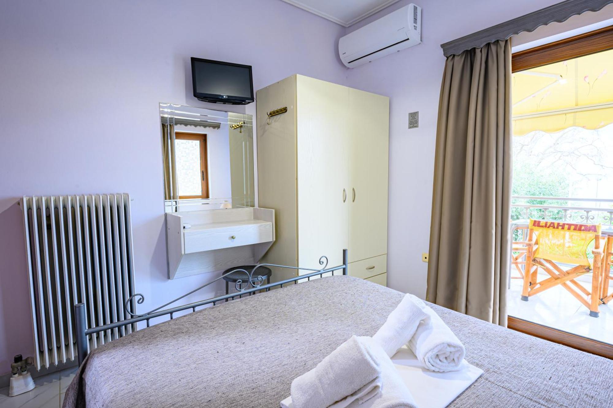 Iliahtida Apartments Rovies Bagian luar foto