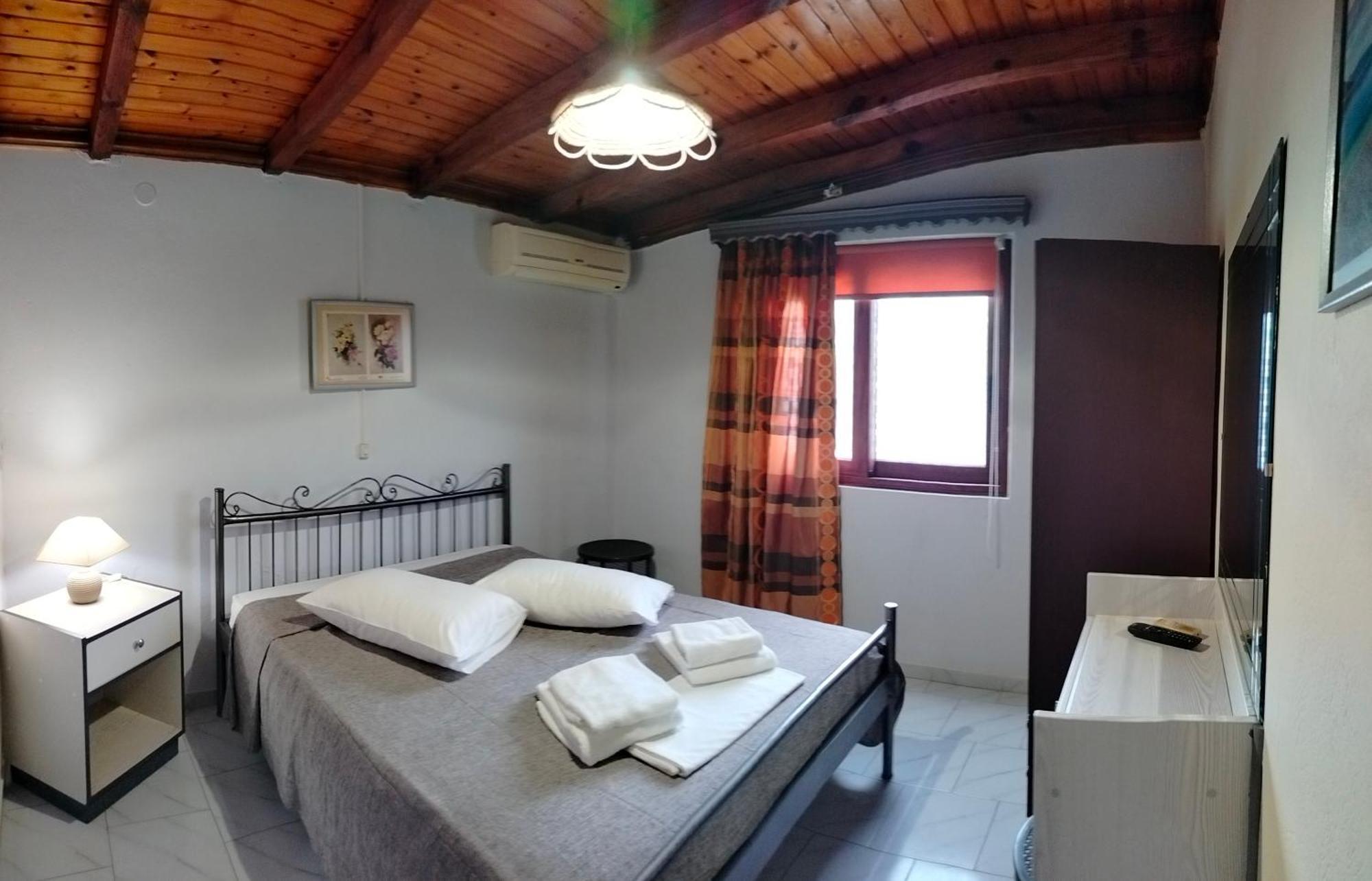 Iliahtida Apartments Rovies Bagian luar foto