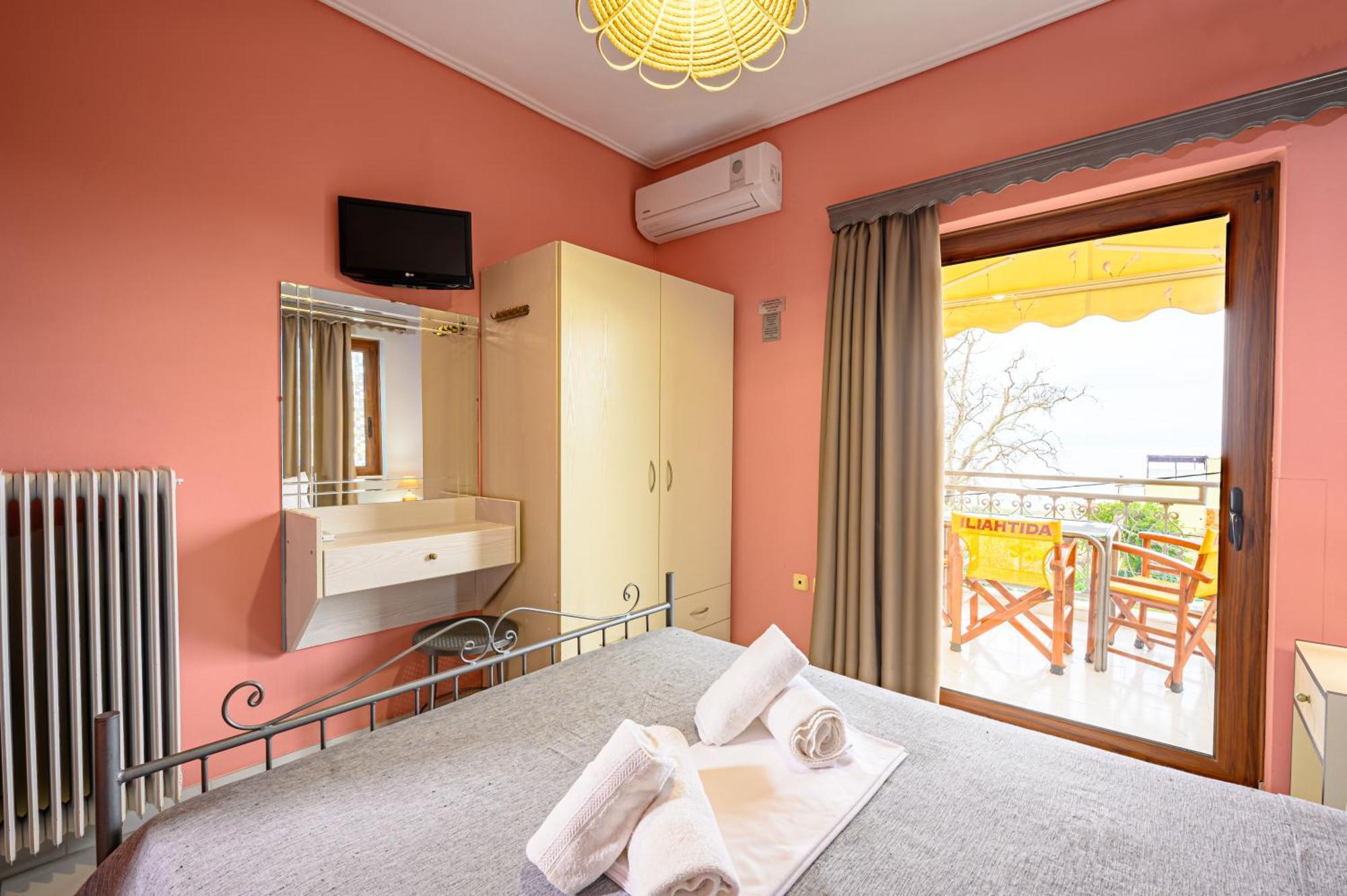 Iliahtida Apartments Rovies Bagian luar foto