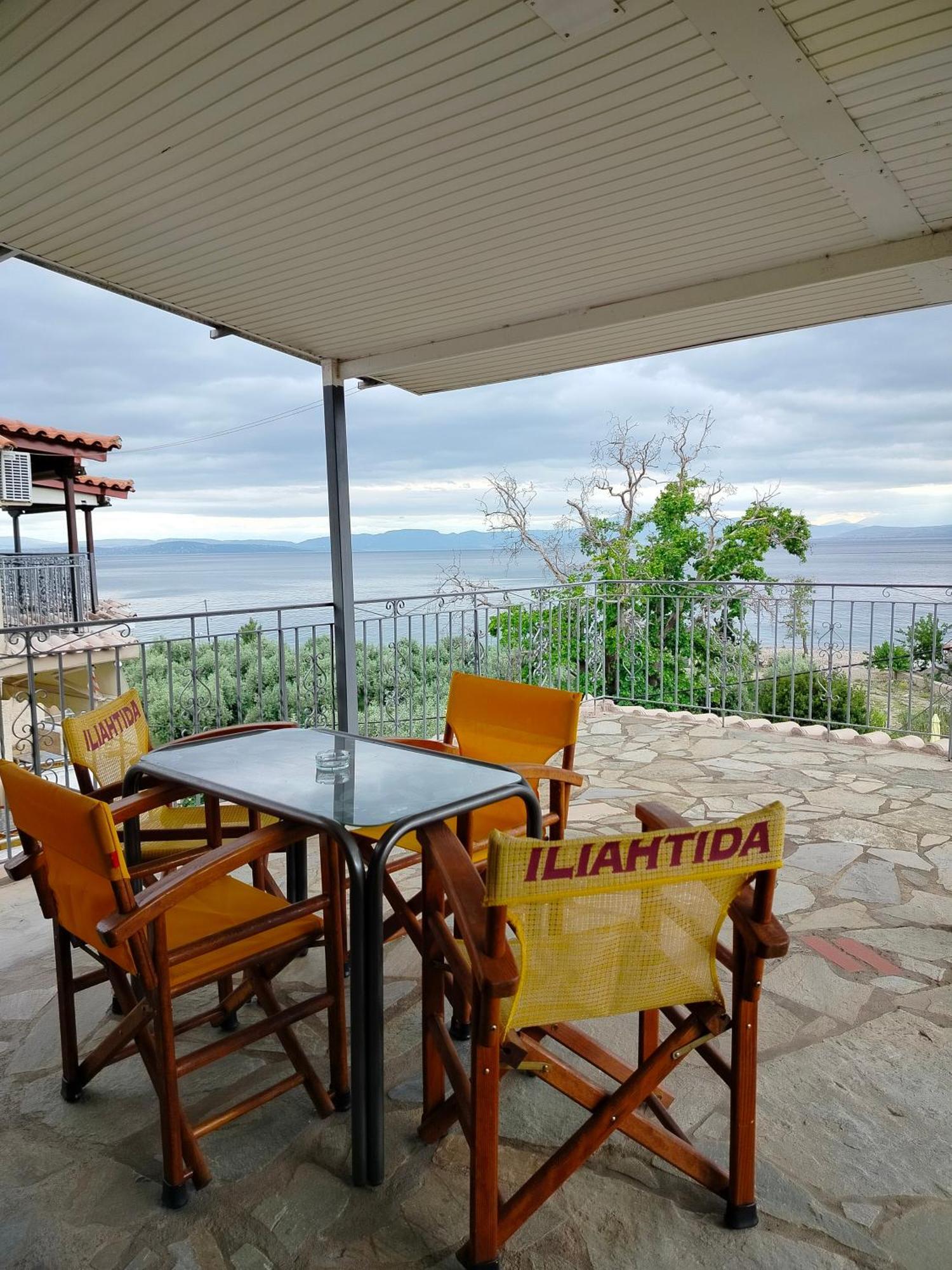 Iliahtida Apartments Rovies Bagian luar foto