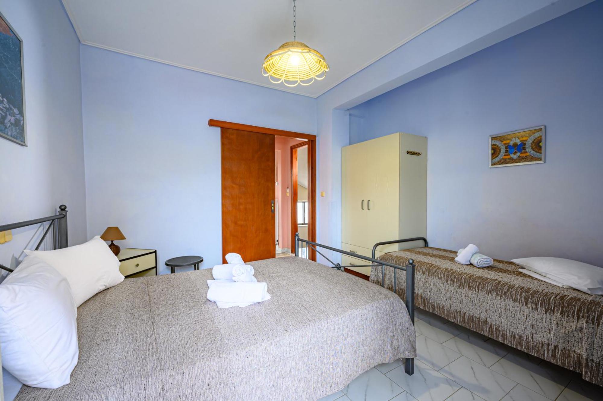 Iliahtida Apartments Rovies Bagian luar foto