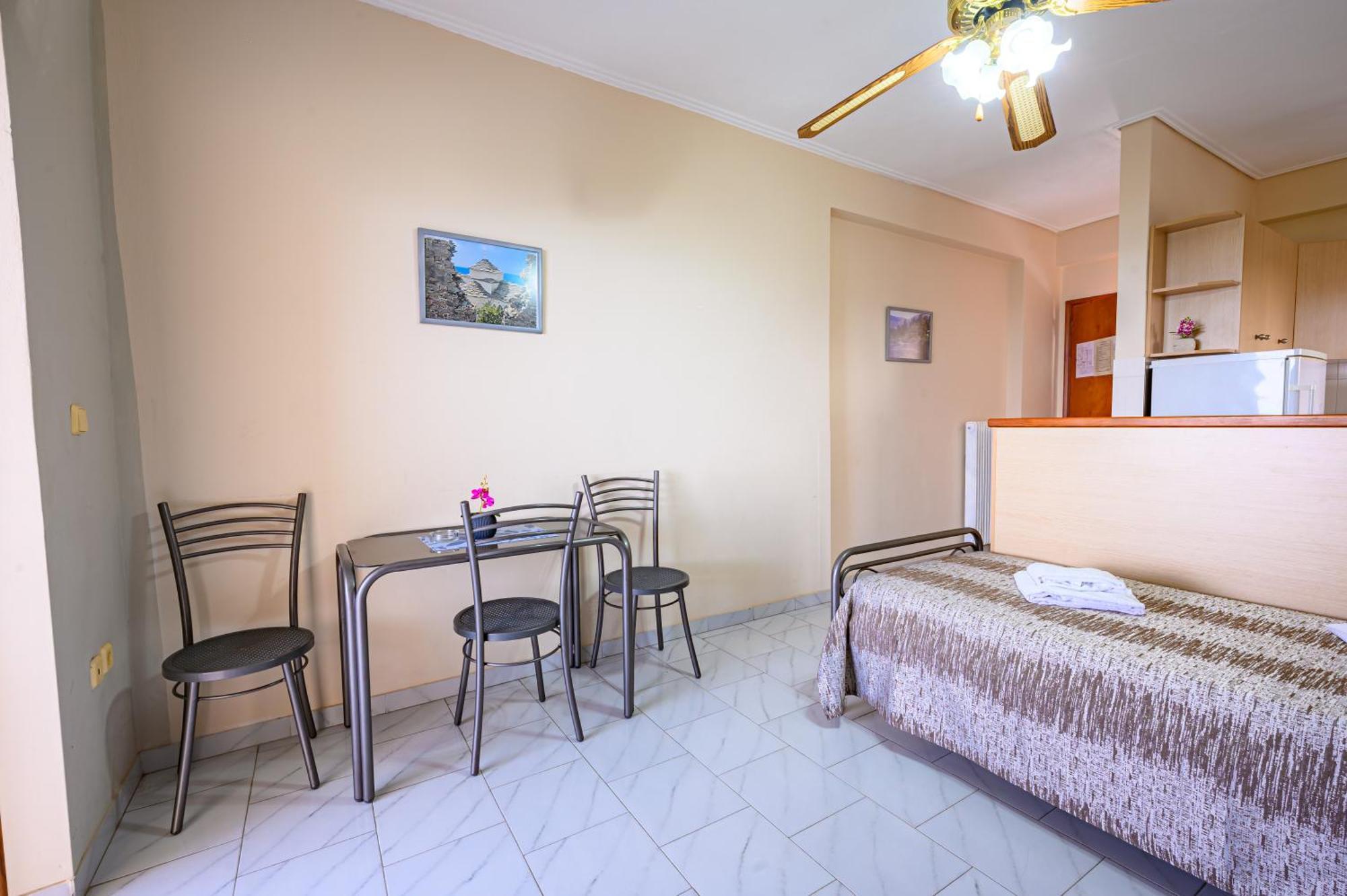 Iliahtida Apartments Rovies Bagian luar foto