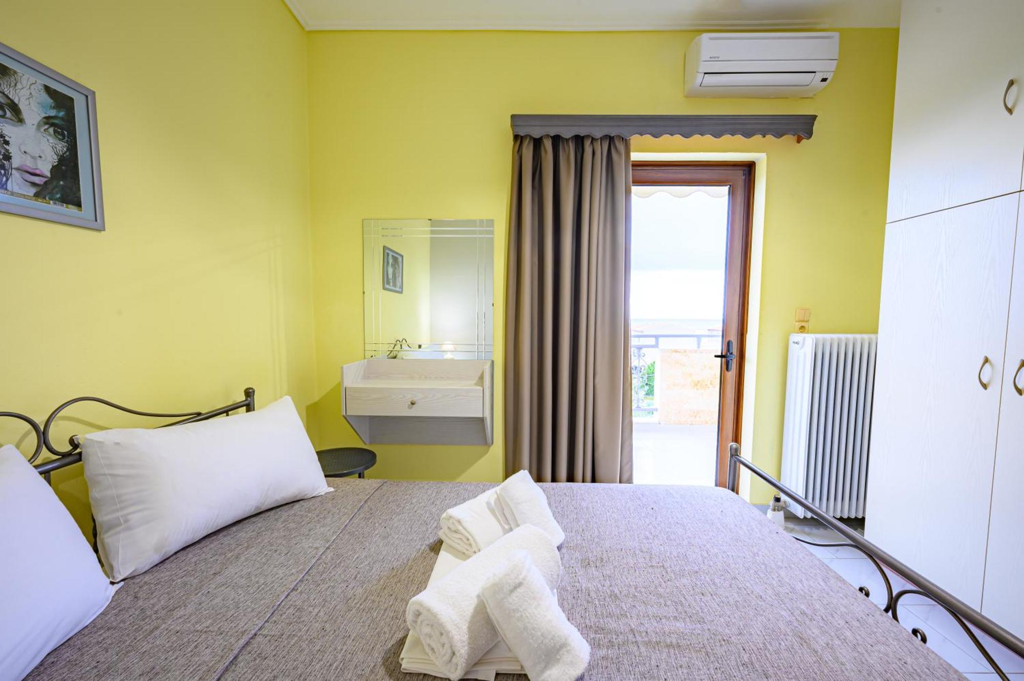 Iliahtida Apartments Rovies Bagian luar foto